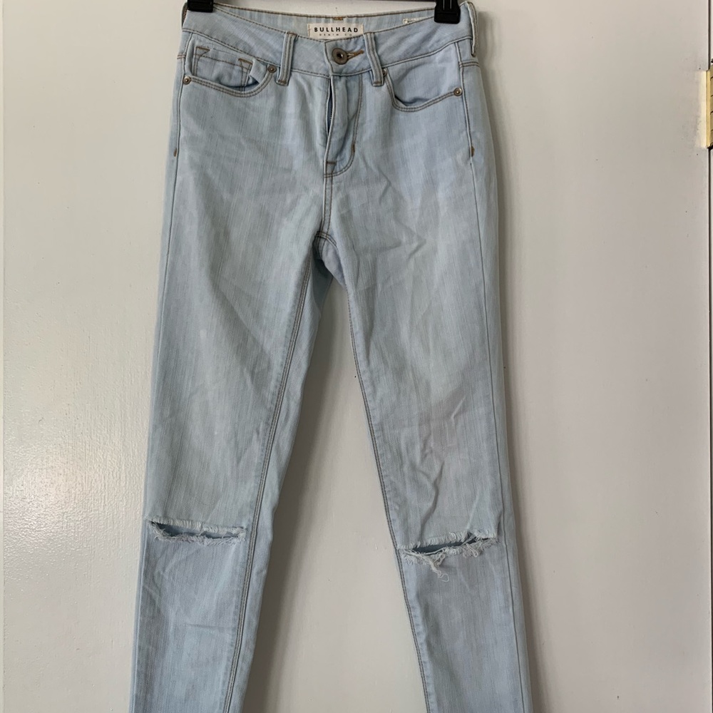 Bullhead Light Wash High Wasted Ripped Jeans